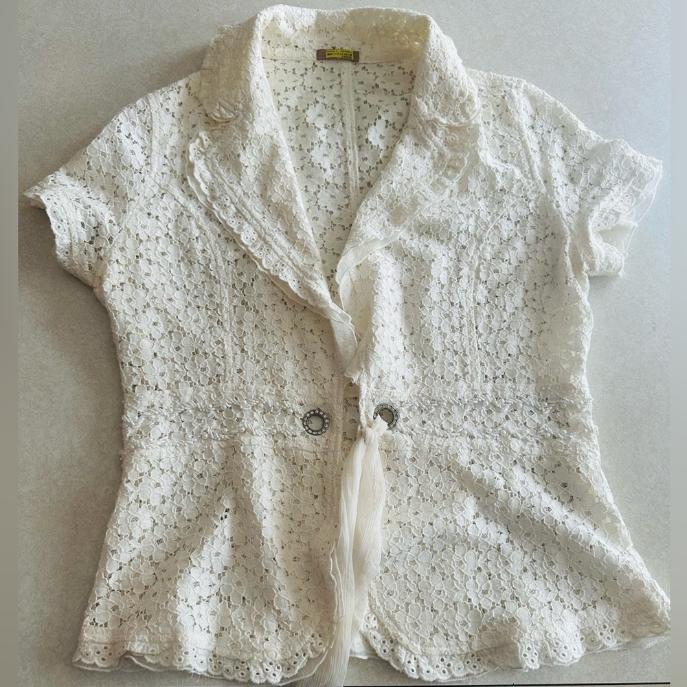Juniors L Vintage Cream Lace and Chiffon shirt/blazer